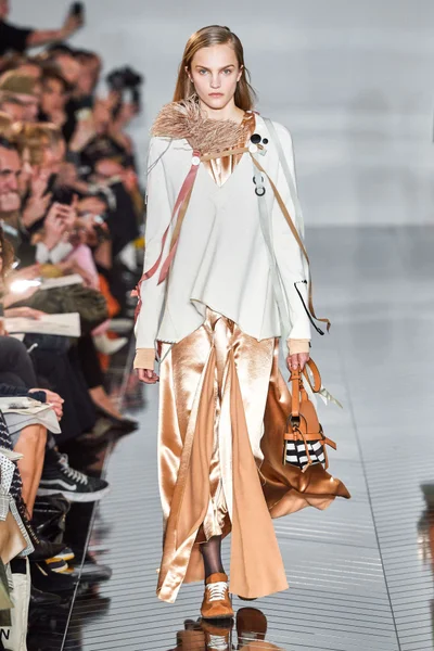 Look 39